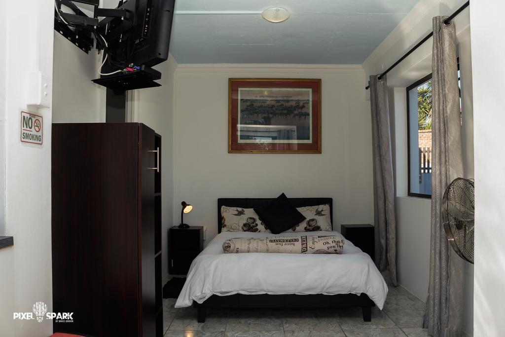 Tyday Accommodation Port Elizabeth Exterior photo